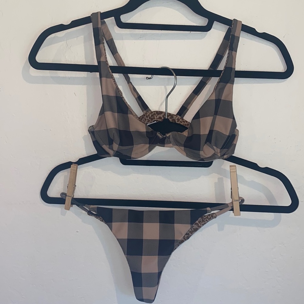 Acacia exclusive check set